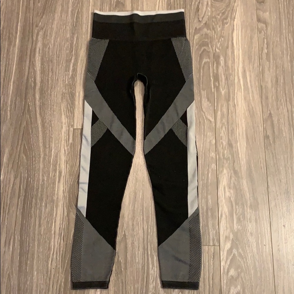 VS pink athletic leggings